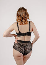 Load image into Gallery viewer, Back of model wearing Valeria nursing bra and Lemonie high waist in colour black

