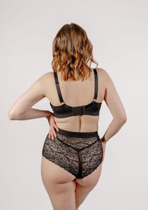Back of model wearing Valeria nursing bra and Lemonie high waist in colour black